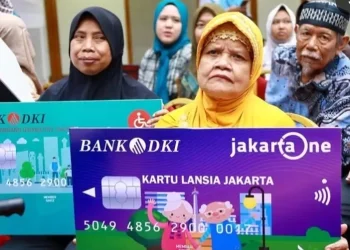 Cek Rekening Bank DKI Anda Sekarang! Bansos Lansia 2025 Cair Rp300 Ribu per Bulan, Benarkah?